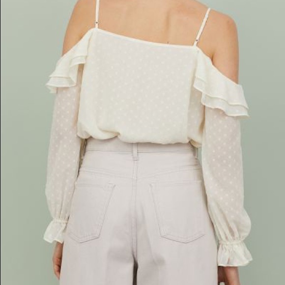 H&M white off the shoulder top (XS) - Picture 2 of 5